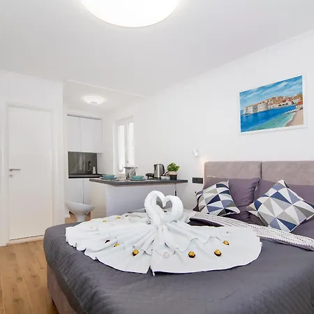 Aldy Apartment *